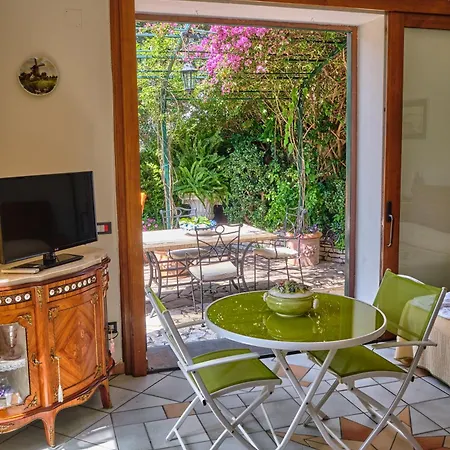 Santa Sofia - Italian Escape Vico Equense